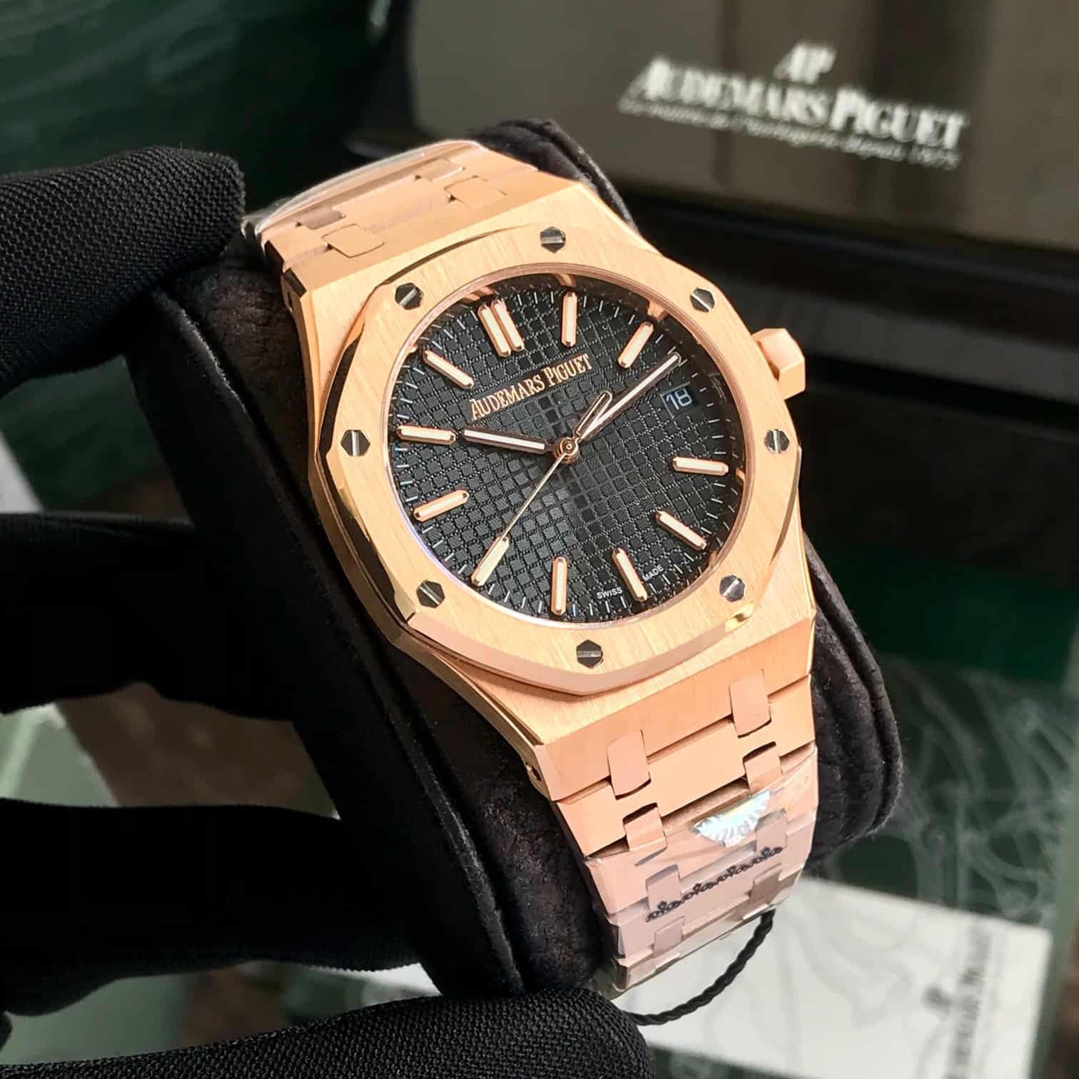 Audemars Piguet Royal Oak Offshore Rosegold Black Dial Metal Chain Aut