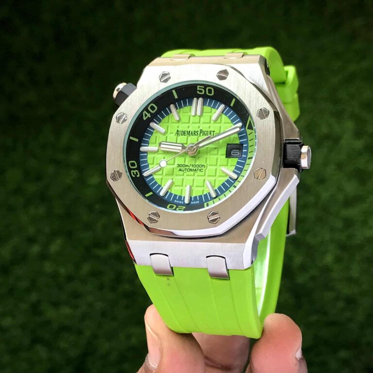 Audemars Piguet Royal Oak Offshore Diver Watch Green Dial 42mm Automat
