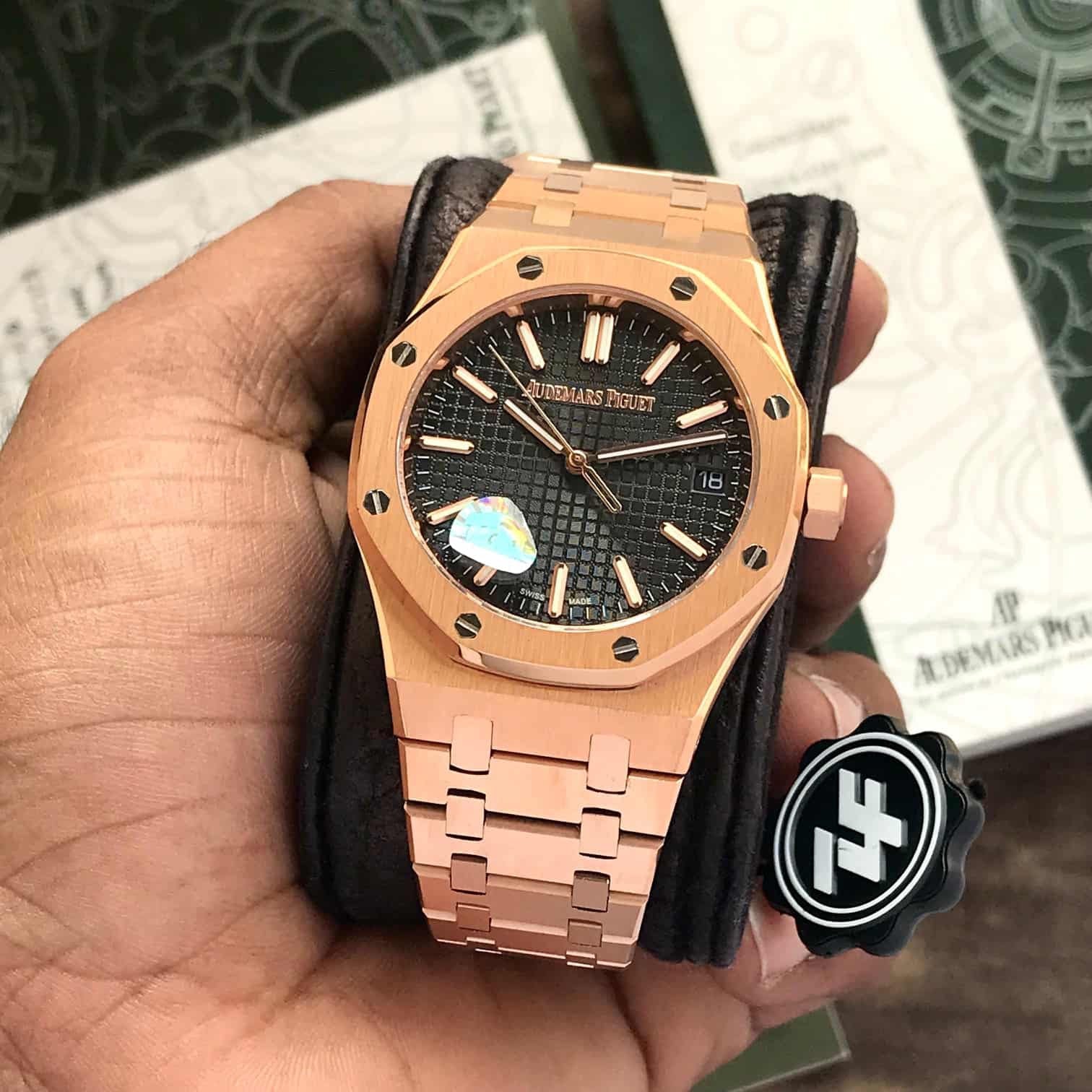 Audemars Piguet Royal Oak Offshore Rosegold Black Dial Metal Chain Aut